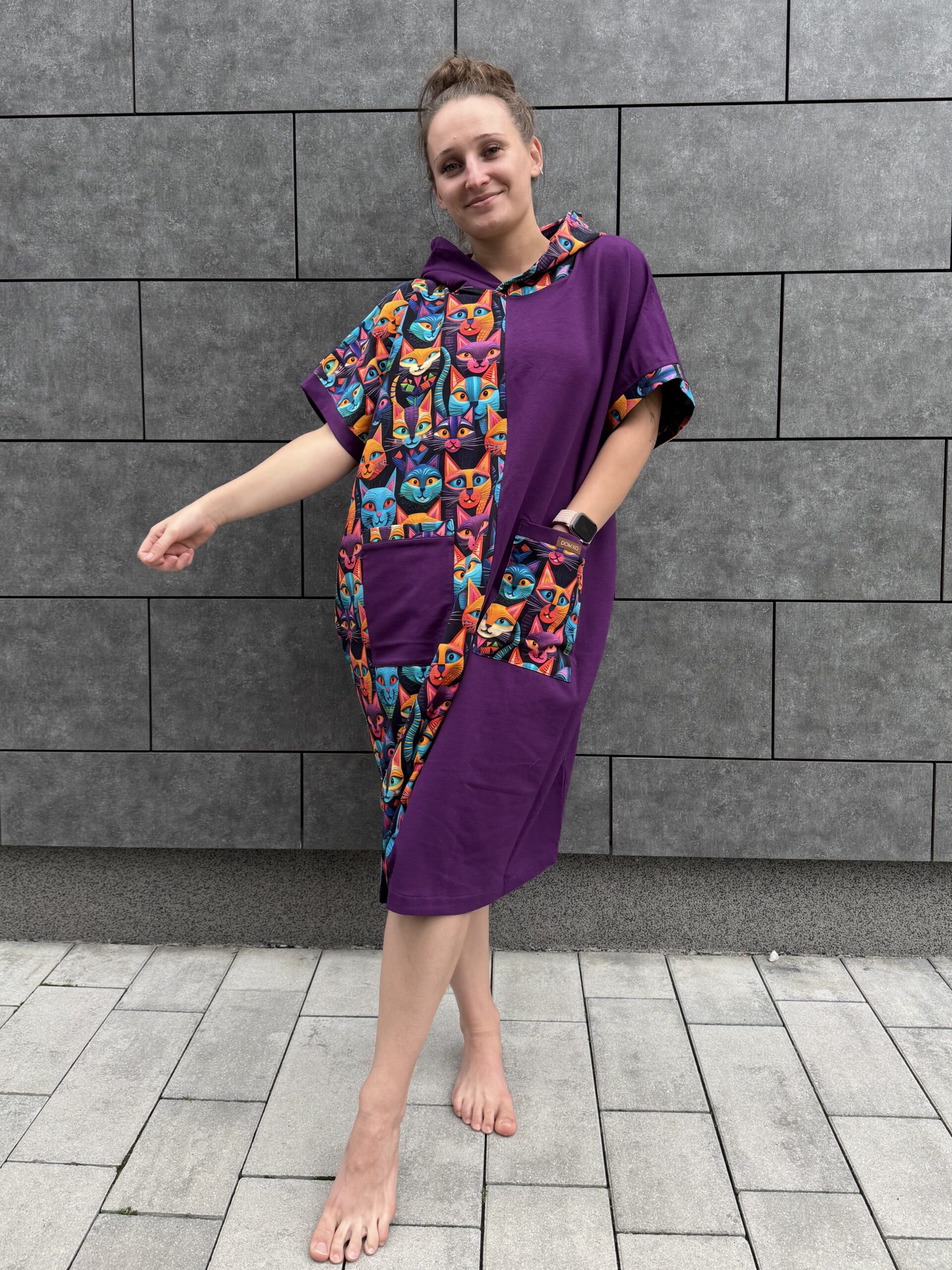 poncho fioletowe koty