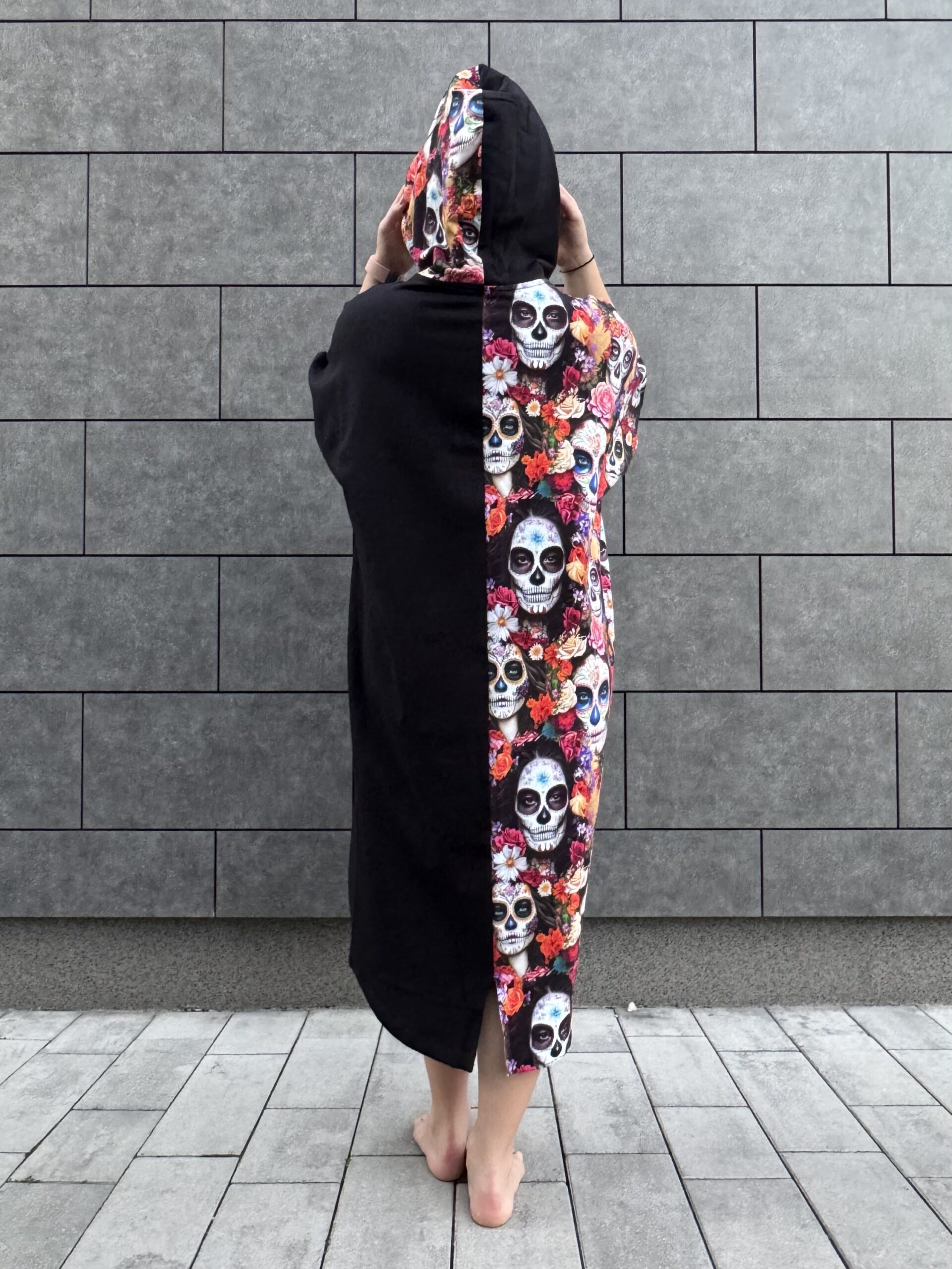Poncho CLASSIC FLORAL SKULLS - obrazek 4