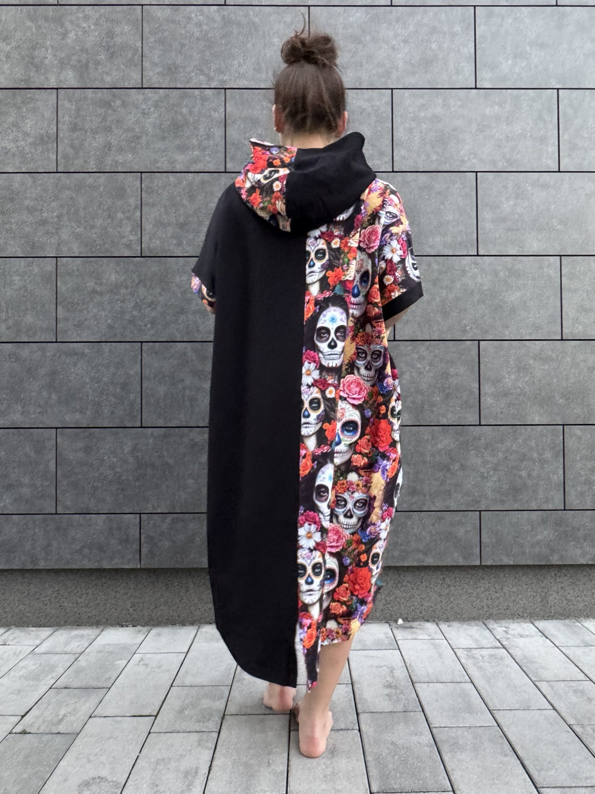 Poncho CLASSIC FLORAL SKULLS - obrazek 3